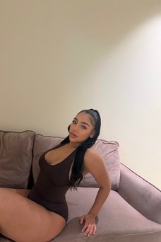 Emily, Colombiana