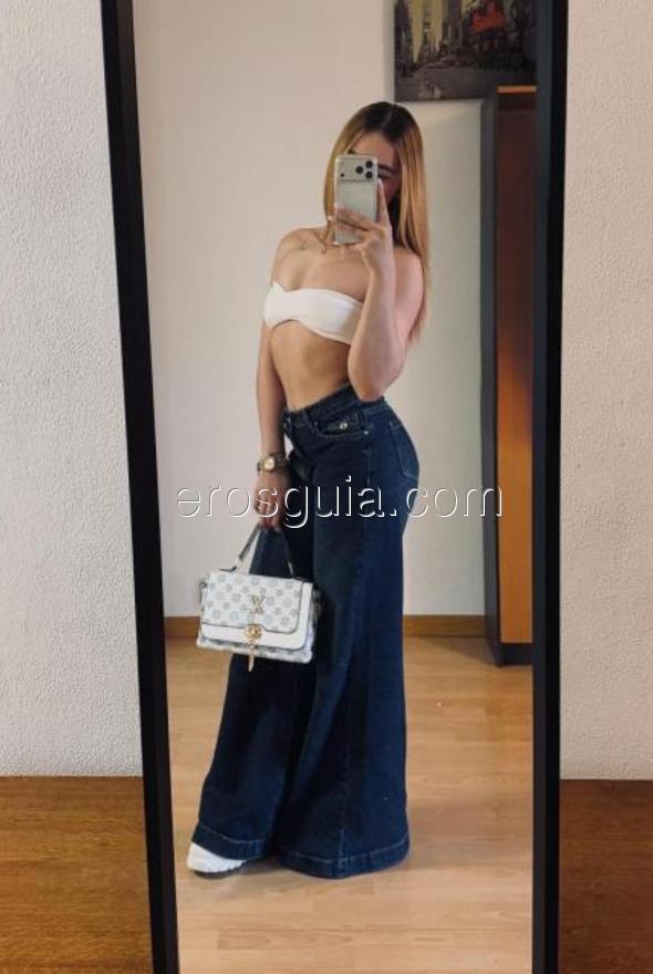 Karoll, Colombiana