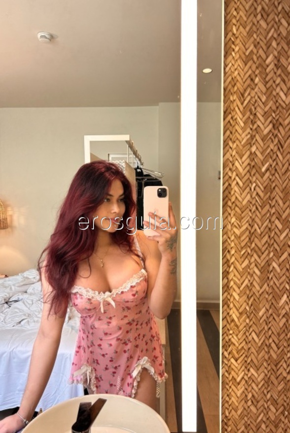 Andrea , Colombiana