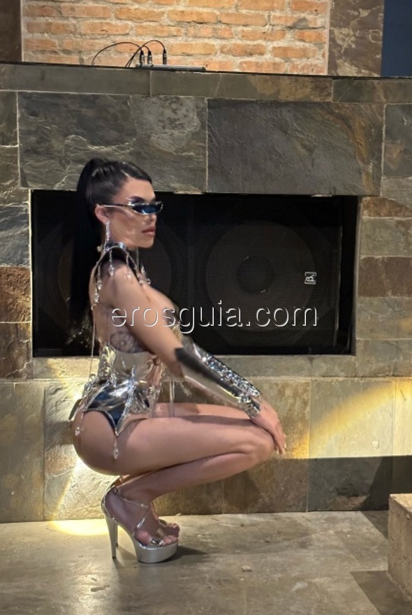 Emmily Santibañez, escort travesti Colombiana