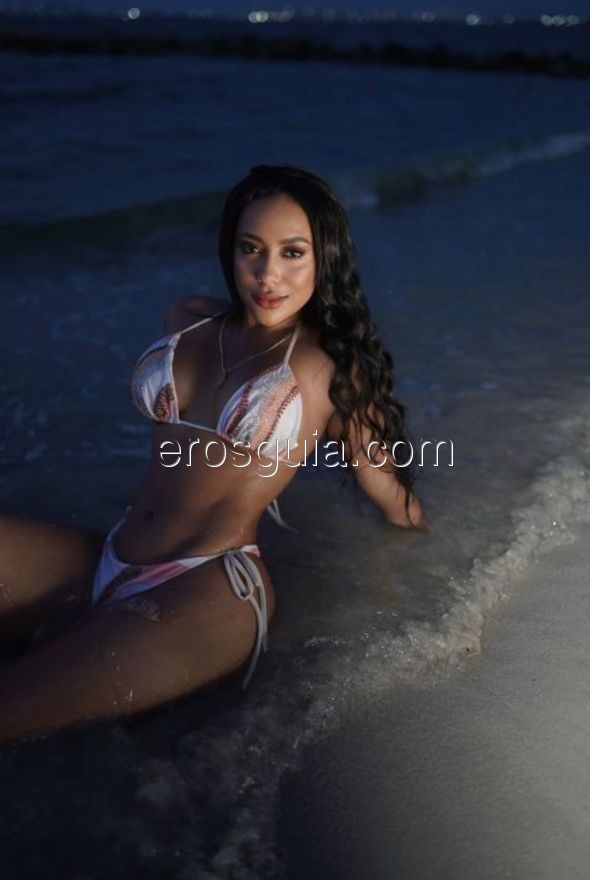 Adhara, escort en barcelona
