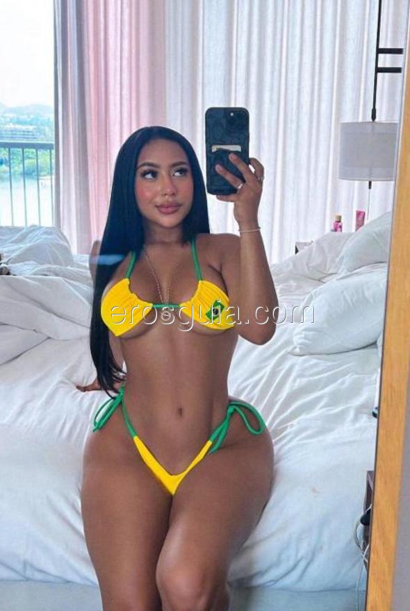 Adhara, escort barcelona Colombiana