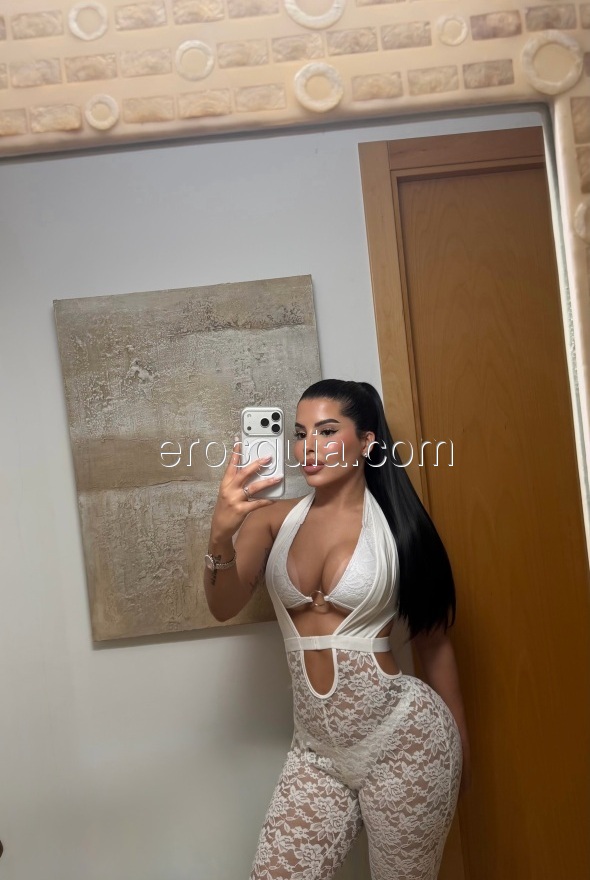 Selenah, escort in madrid Colombian