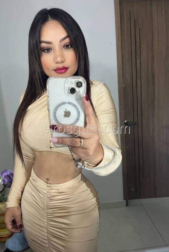 Carla , Colombiana