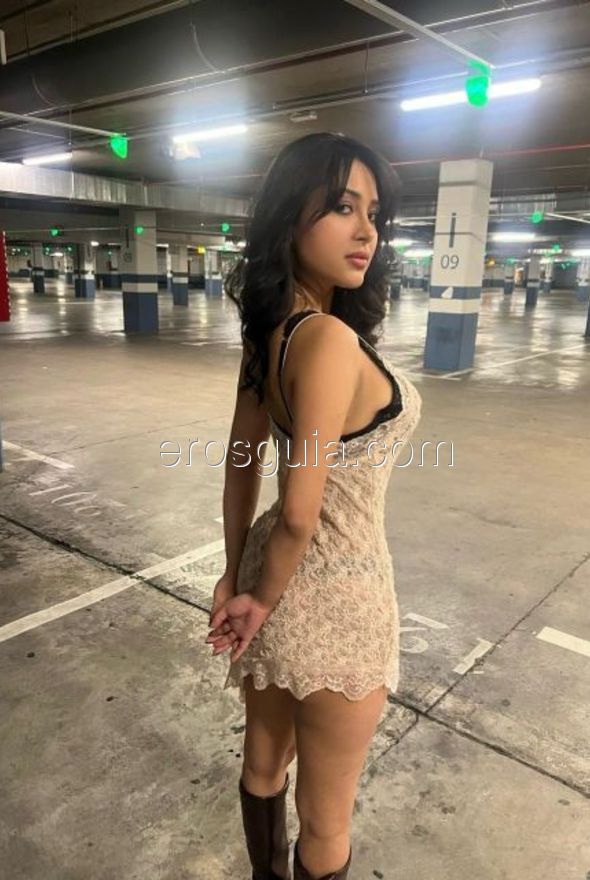 Natalia , Brasileña