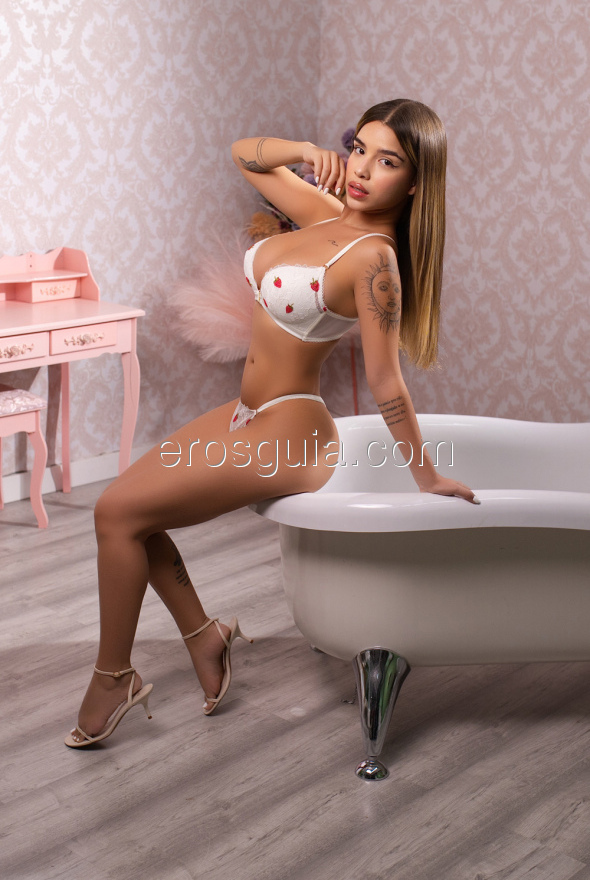 Jade, Brasileña