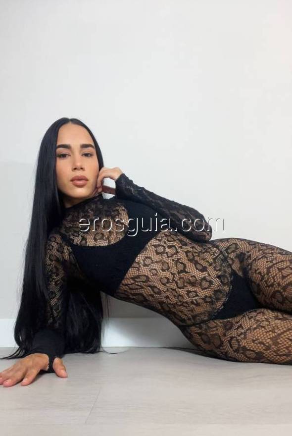 Mia , Venezuelan