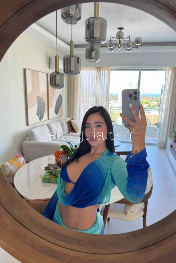Bella , Colombian