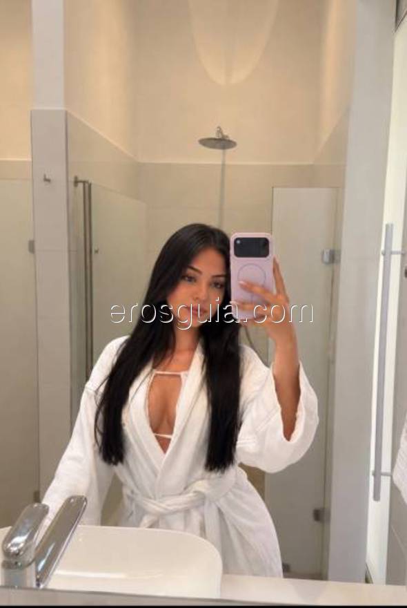 Daniela, Colombiana