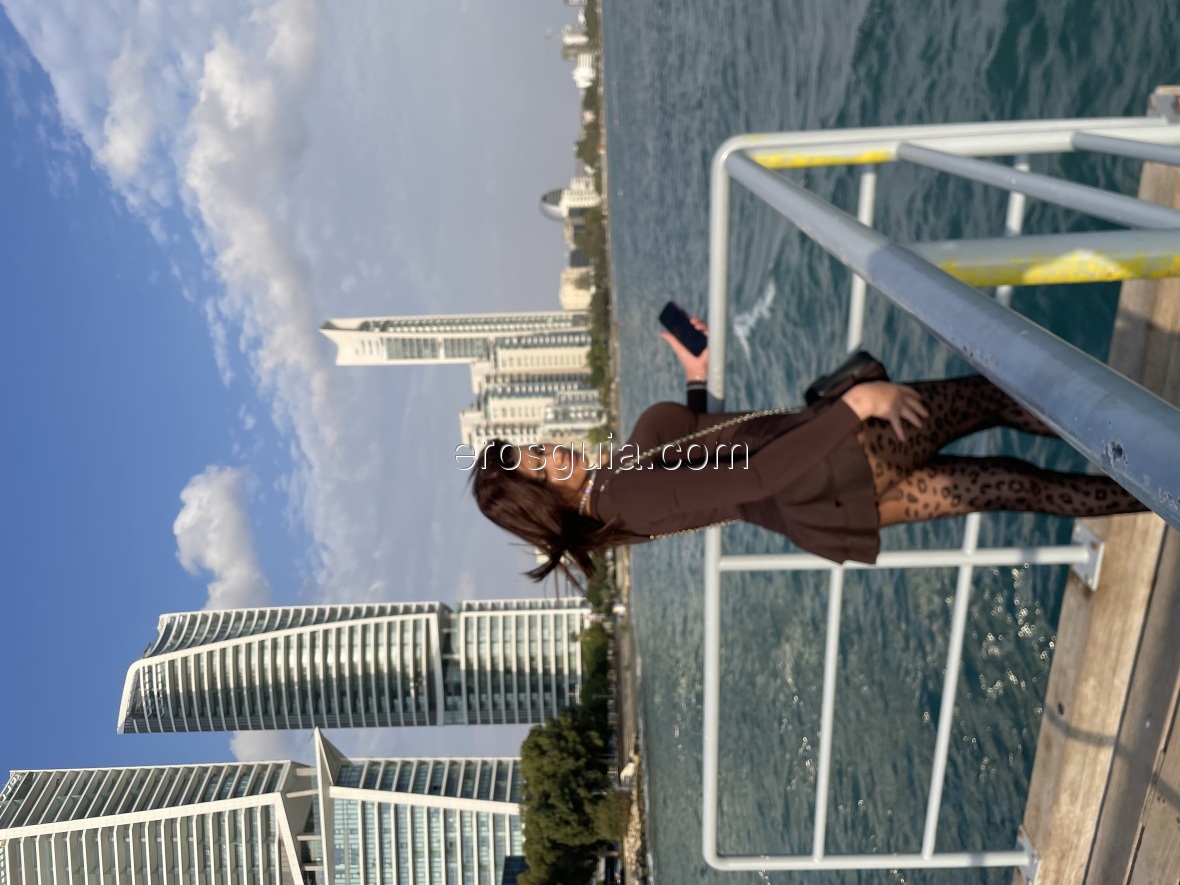 Cubanita, trans escort