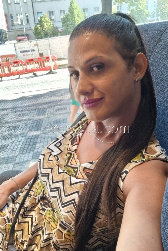 Luna, escort trans barcelona Portuguesa