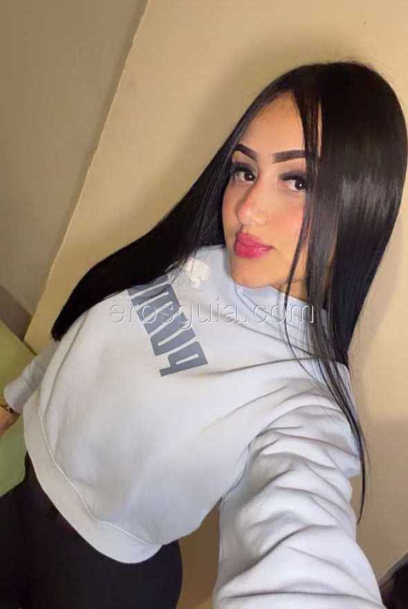 Andrea , Colombiana