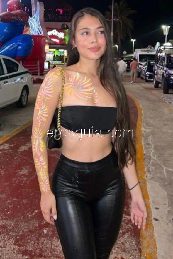 Andrea Camila , Colombiana