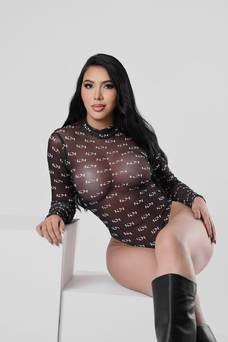 Laura, Colombiana