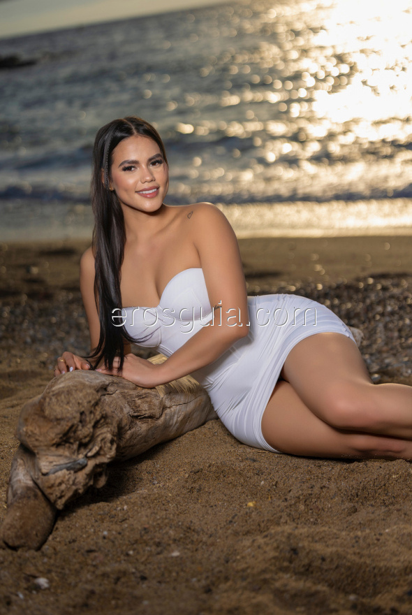 Camila, Colombiana