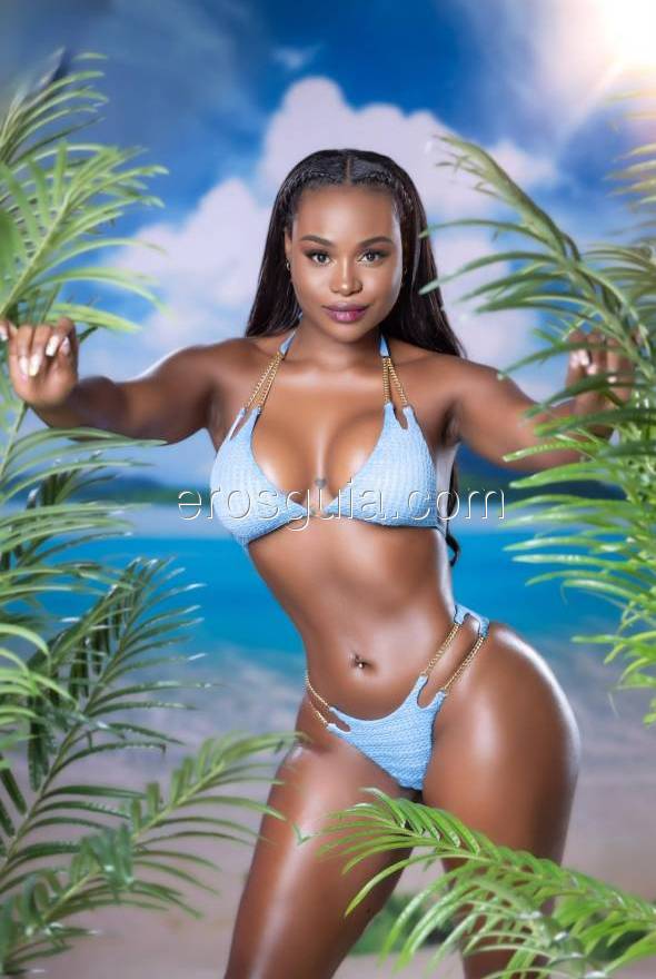 Amira, Cubana