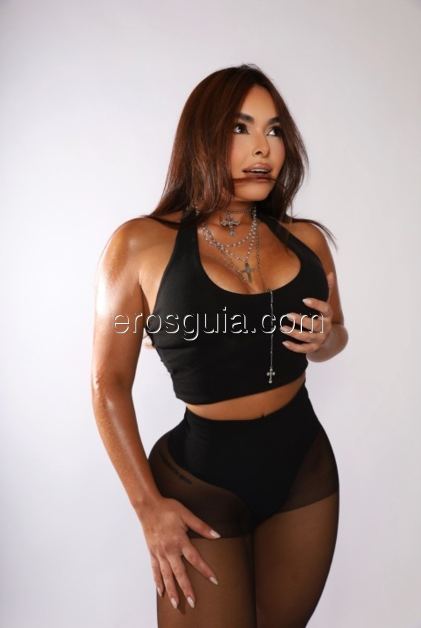 Vicky, Brasileña