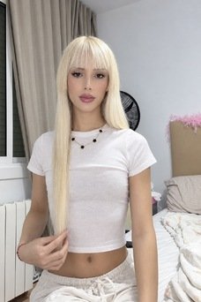 Larissa , Brésilienne