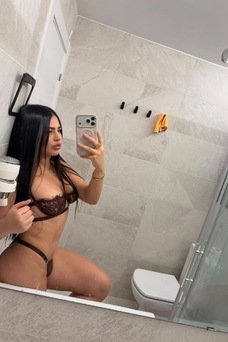 Sara , Colombiana