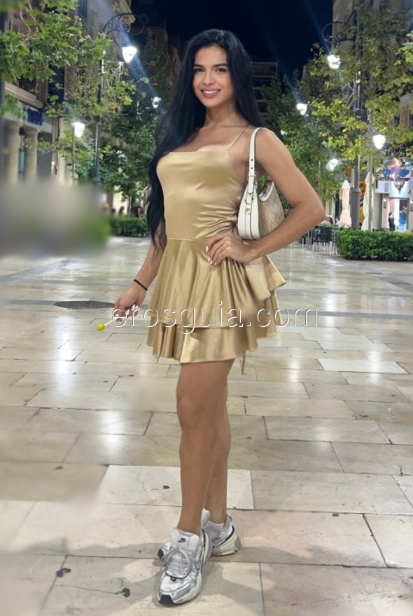 Rubi Fox , trans escort