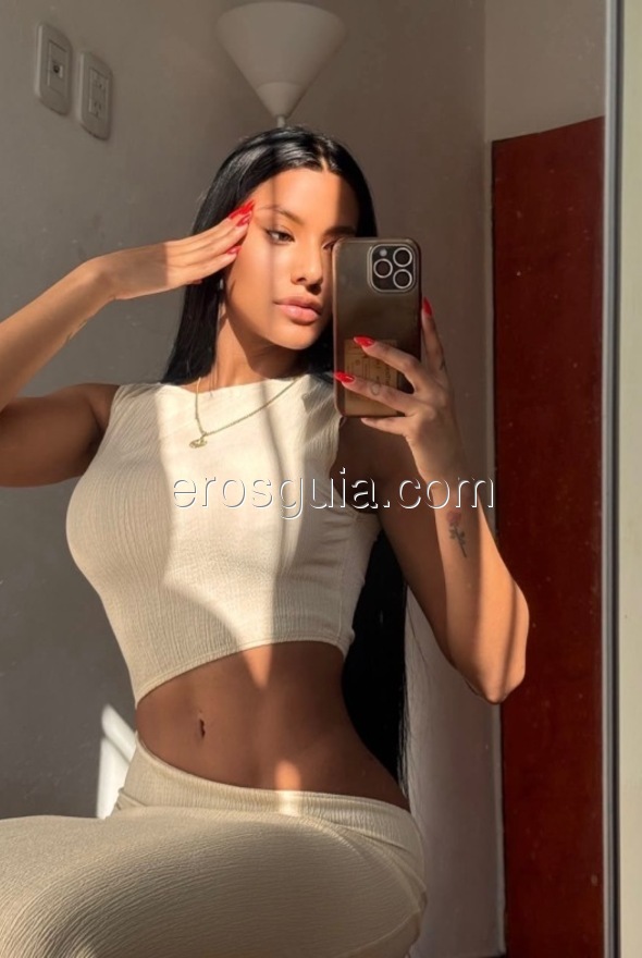 Cami , Colombiana