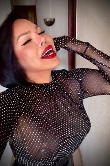Viviany Paris, Venezuelan